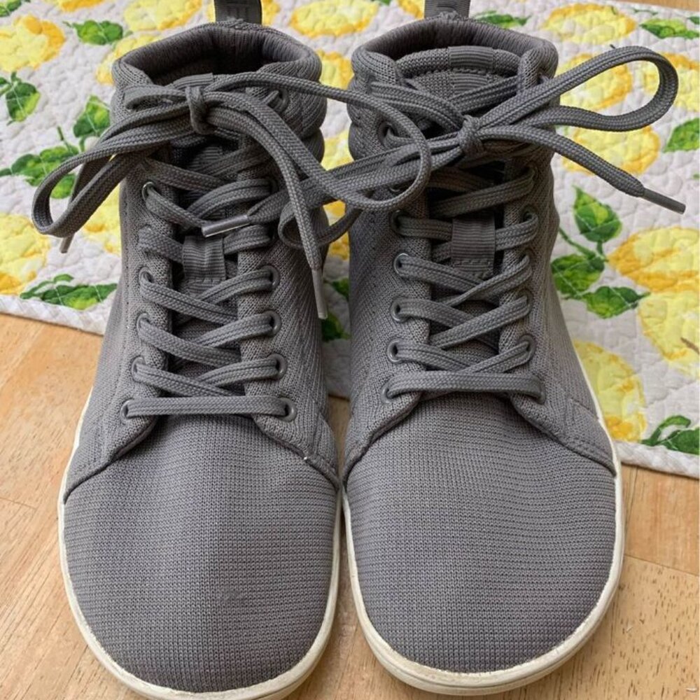 Women's gray Feelgrounds High Rise Knit Barefoot Shoes Sneakers, size 7